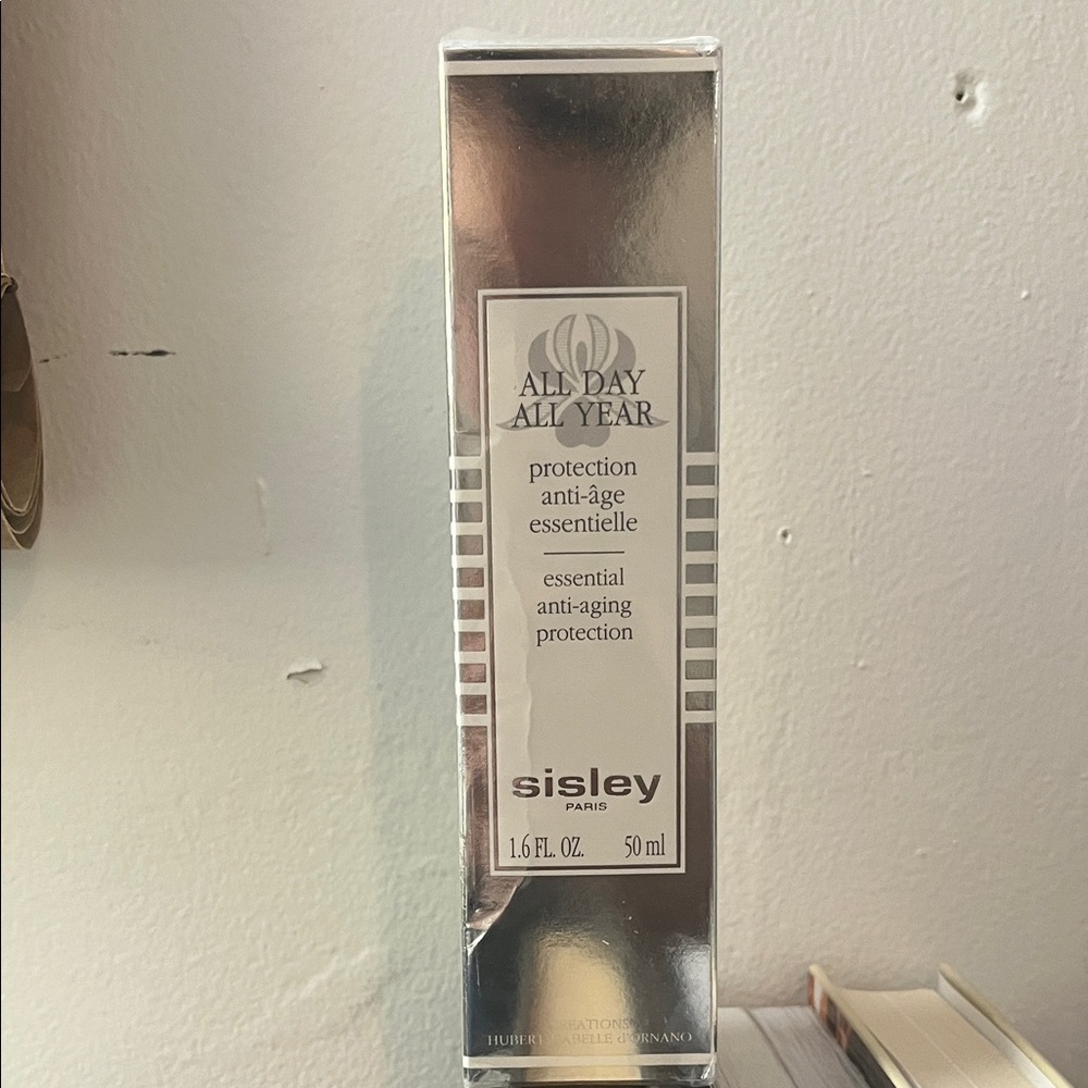 Sisley-Paris All Day All Year Silver Packaging